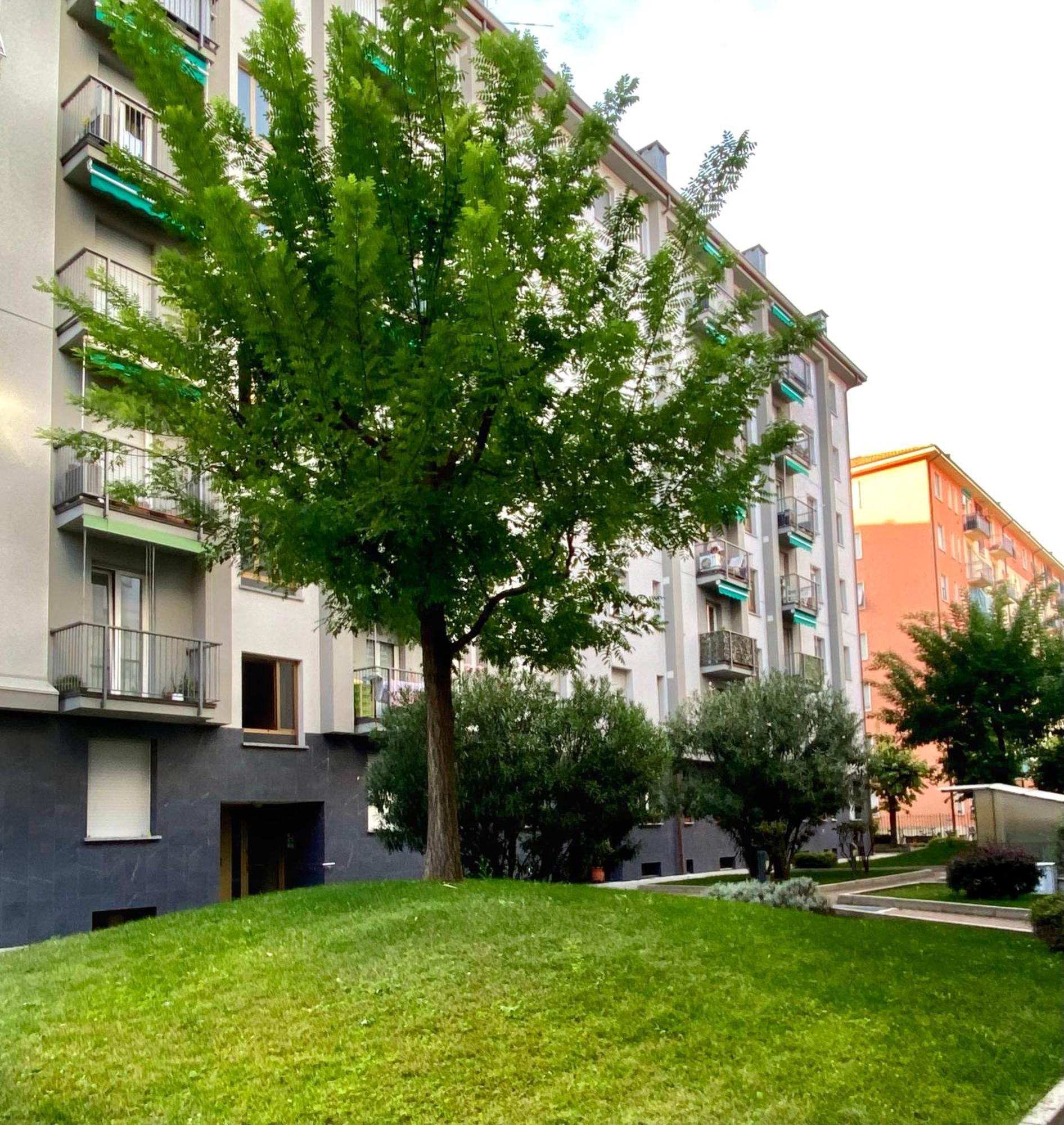 Grand Milan Apartment Luaran gambar